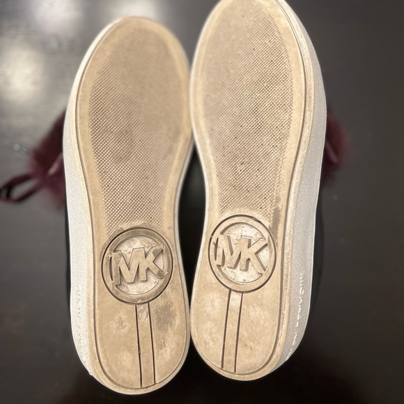 - Black leather and burgundy fur embellished sneakers - Picture 14 of 14